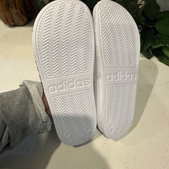 Adidas Adilette Shower Slides White & Black Slip-On Sandals Size 7 Comfortable L - Picture 6 of 6